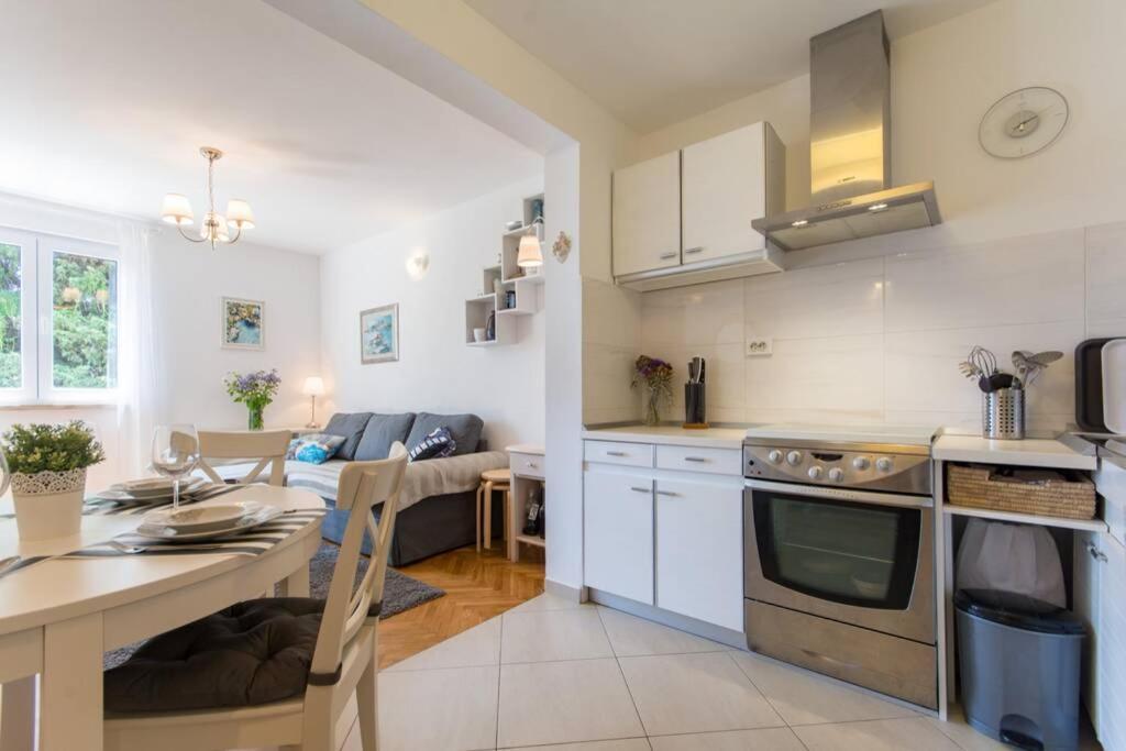 Apartamento Flora Three Bedroom Near Dubrovnik