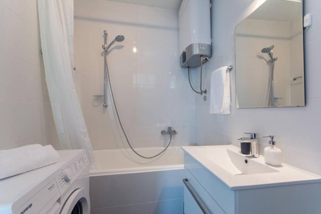 Flora Three Bedroom Near Dubrovnik